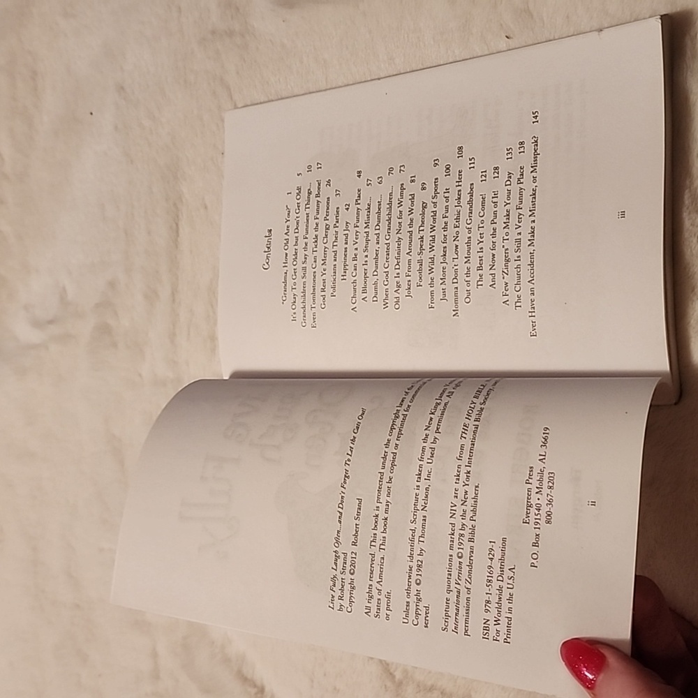 ROBERT STRAND  PAPER BACK  BOOK 📖 - Picture 5 of 8